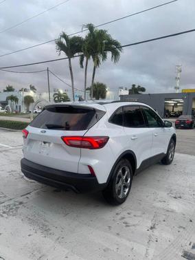 2025 Ford Escape ST-Line Select