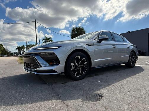2025 Hyundai SONATA SEL