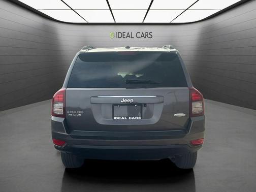 Granite Crystal Metallic Clearcoat 2016 Jeep Compass Latitude