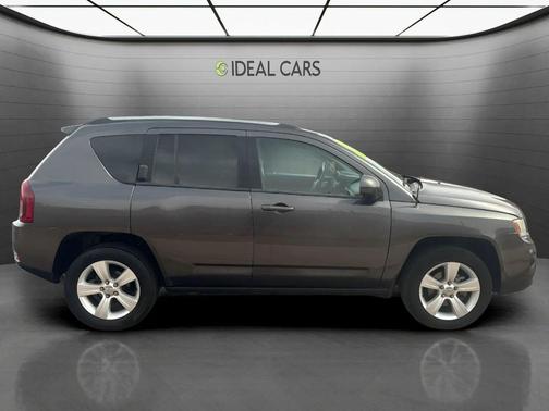 Granite Crystal Metallic Clearcoat 2016 Jeep Compass Latitude