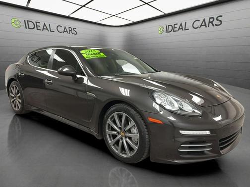 Carbon Gray Metallic 2015 Porsche Panamera 4S