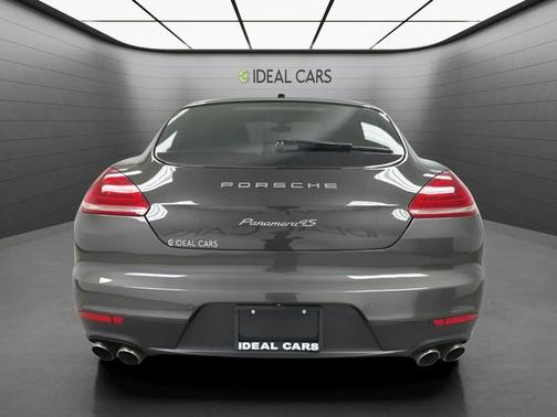 Carbon Gray Metallic 2015 Porsche Panamera 4S