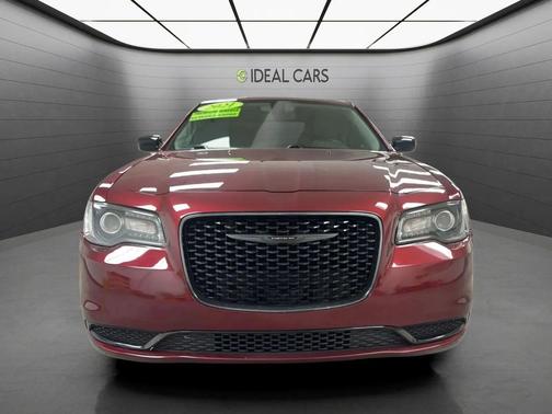 Gloss Black 2021 Chrysler 300 Touring
