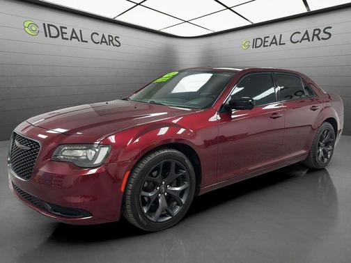 Gloss Black 2021 Chrysler 300 Touring