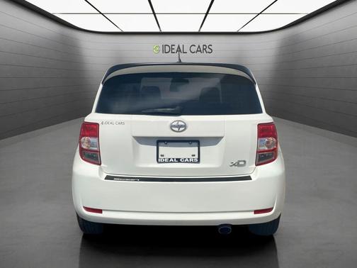 Super White 2008 Scion xD Base