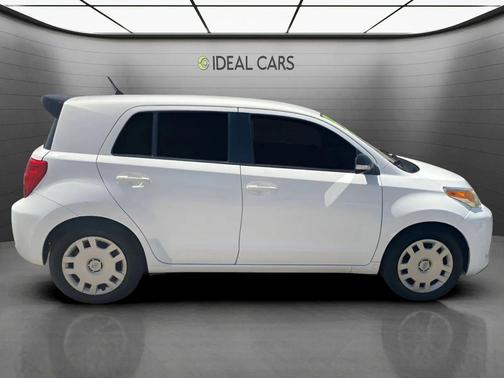Super White 2008 Scion xD Base