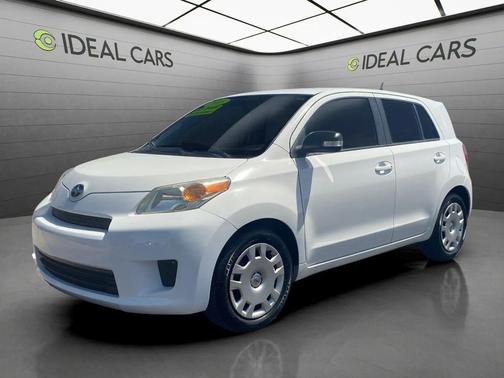 Super White 2008 Scion xD Base