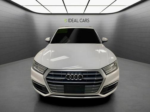 Ibis White 2020 Audi Q5 45 Premium