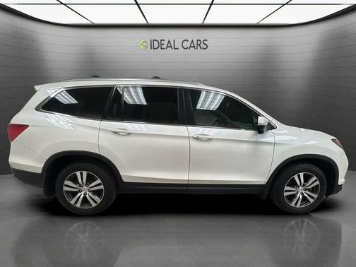 White Diamond Pearl 2017 Honda Pilot EX-L