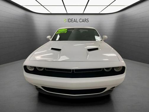 White Knuckle Clearcoat 2021 Dodge Challenger SXT