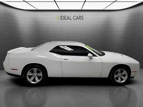 White Knuckle Clearcoat 2021 Dodge Challenger SXT
