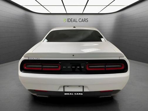 White Knuckle Clearcoat 2021 Dodge Challenger SXT