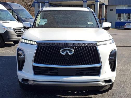 2025 INFINITI QX80 Luxe