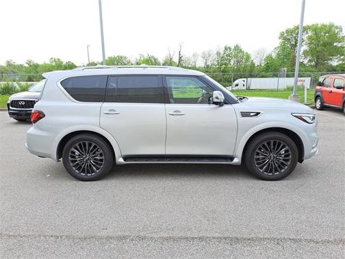 2023 INFINITI QX80 SENSORY AWD