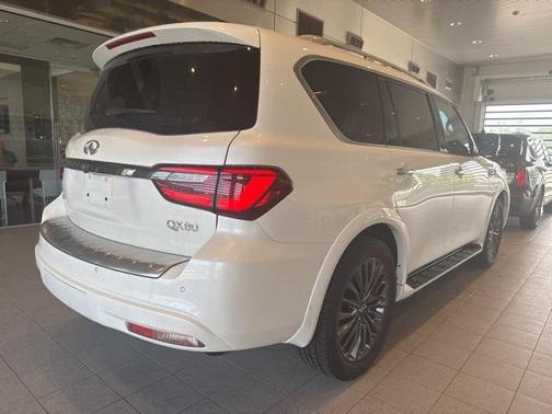 2022 INFINITI QX80 PREMIUM SELECT AWD