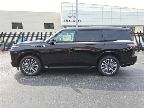 2025 INFINITI QX80 Luxe