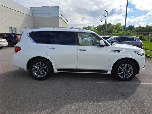 2021 INFINITI QX80 Luxe