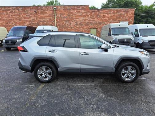 2022 Toyota RAV4 Hybrid XLE