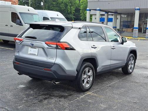 2022 Toyota RAV4 Hybrid XLE