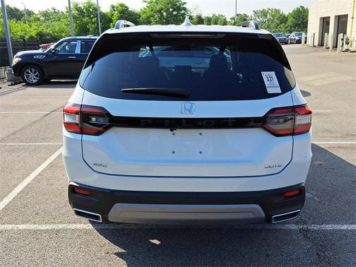 2023 Honda Pilot AWD Elite