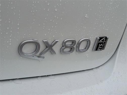 2025 INFINITI QX80 SENSORY AWD
