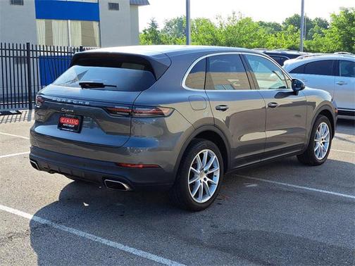 2023 Porsche Cayenne Platinum Edition