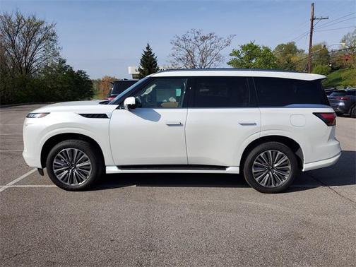 2025 INFINITI QX80 Luxe