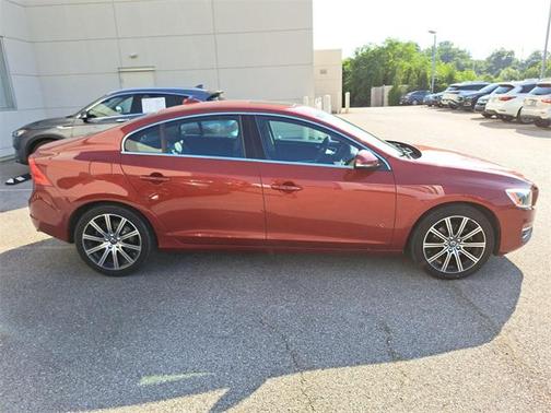 2017 Volvo S60 Inscription T5 Platinum