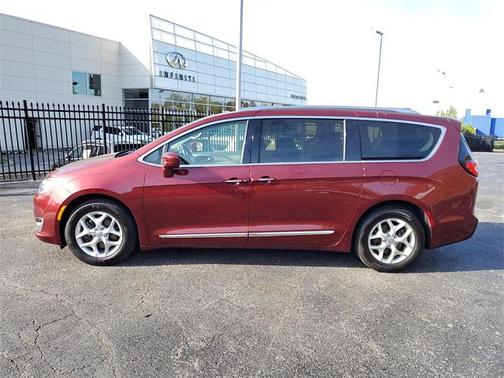 2020 Chrysler Pacifica Touring-L Plus