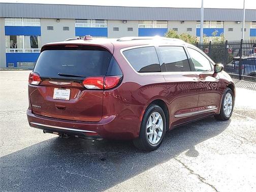 2020 Chrysler Pacifica Touring-L Plus