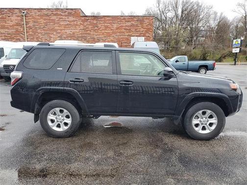 2022 Toyota 4Runner SR5