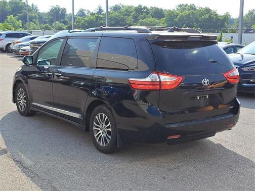 2019 Toyota Sienna XLE