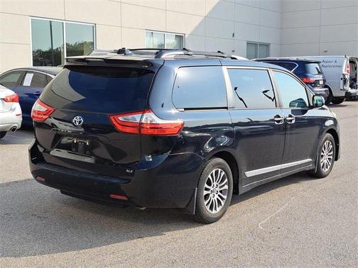 2019 Toyota Sienna XLE