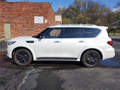 2024 INFINITI QX80 SENSORY AWD