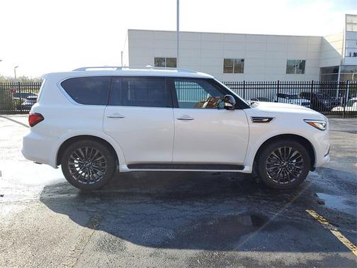 2024 INFINITI QX80 SENSORY AWD