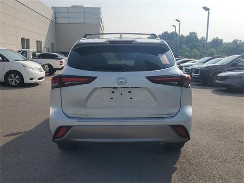 2024 Toyota Highlander Platinum