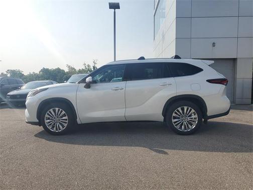 2024 Toyota Highlander Platinum