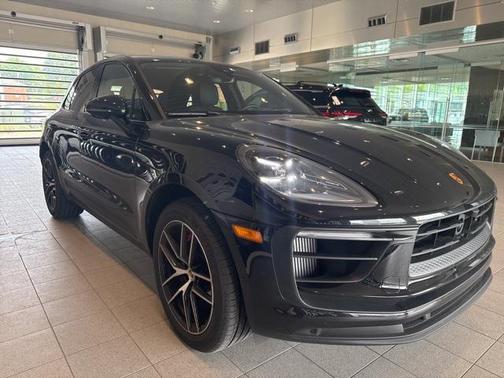 2022 Porsche Macan Base