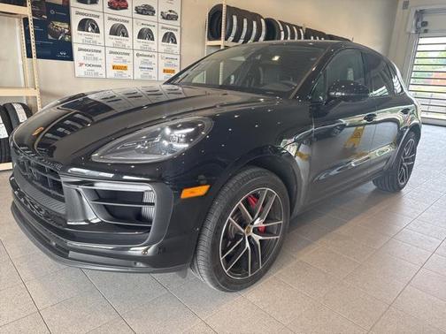 2022 Porsche Macan Base