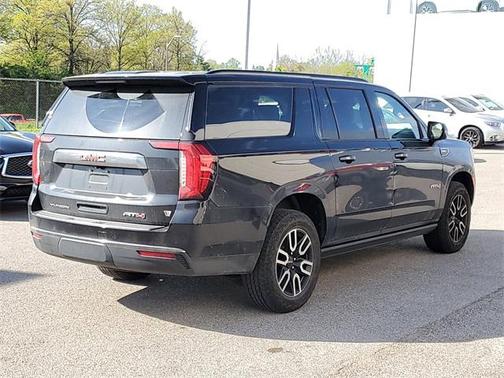 2023 GMC Yukon XL 4WD AT4