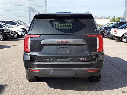 2023 GMC Yukon XL 4WD AT4