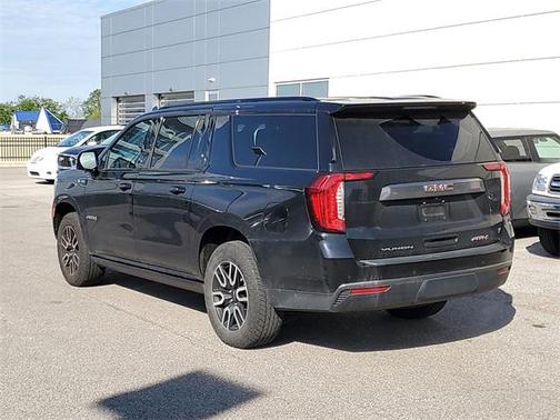2023 GMC Yukon XL 4WD AT4