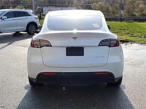 2022 Tesla Model Y Long Range Dual Motor All-Wheel Drive