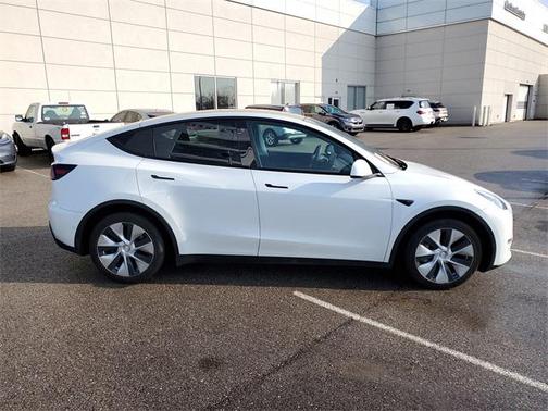 2022 Tesla Model Y Long Range Dual Motor All-Wheel Drive