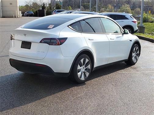2022 Tesla Model Y Long Range Dual Motor All-Wheel Drive