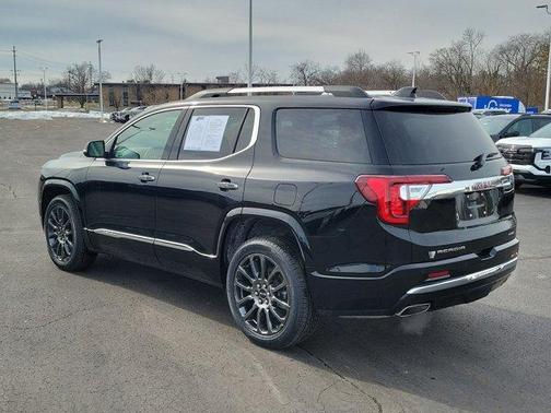 2023 GMC Acadia Denali