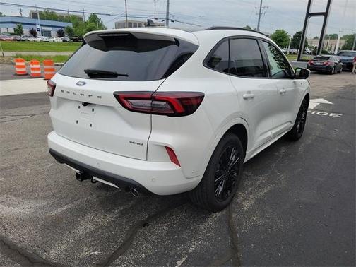 2023 Ford Escape ST-Line Elite