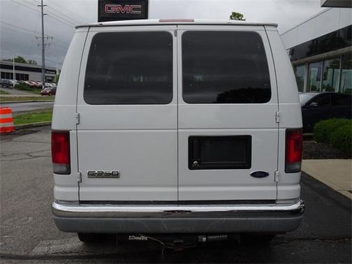 2006 Ford E350 Super Duty XLT