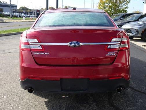 2015 Ford Taurus SEL