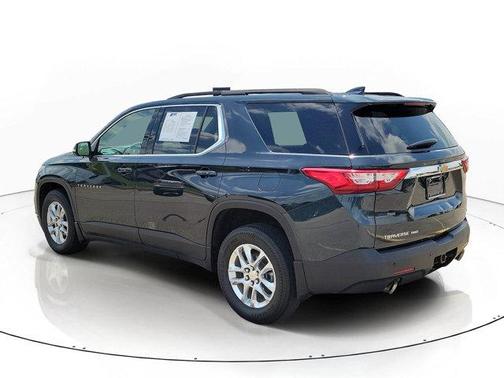 Graphite Metallic 2020 Chevrolet Traverse LT Cloth